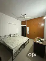 1 room vacant in 3bhk pre-occupied flat for single working guy