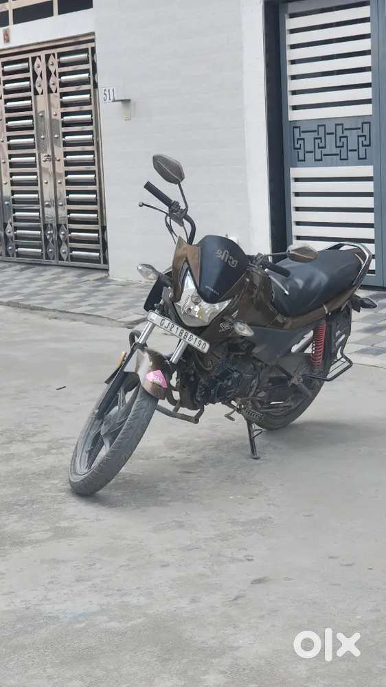 HONDA LIVO