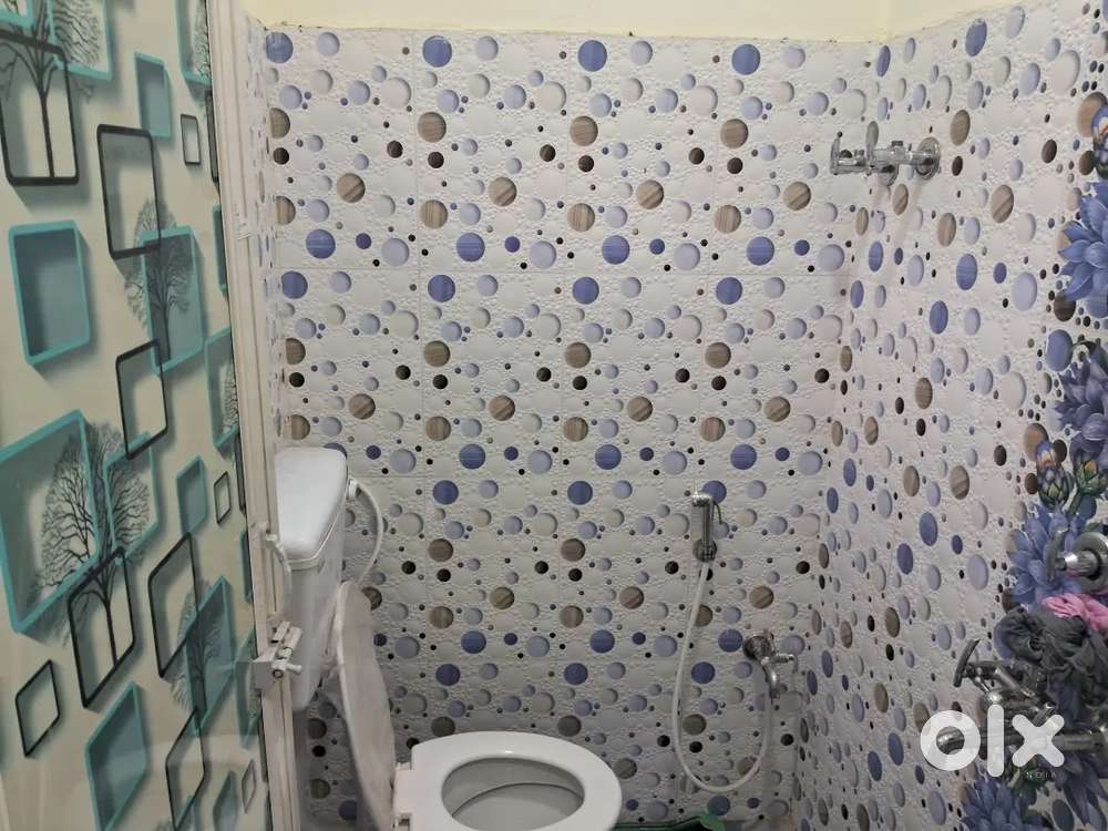 Rent Rs 8000 2bhk,1bhk opp. Behala PS on D.H road good location balcon