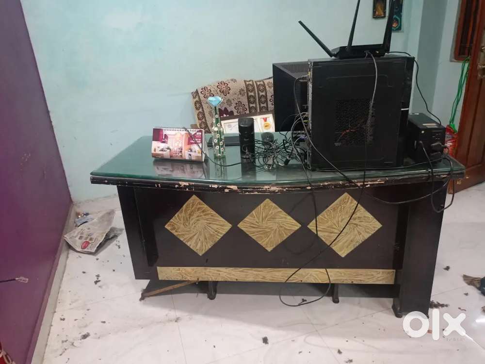 Selling only Computer Table for Office use