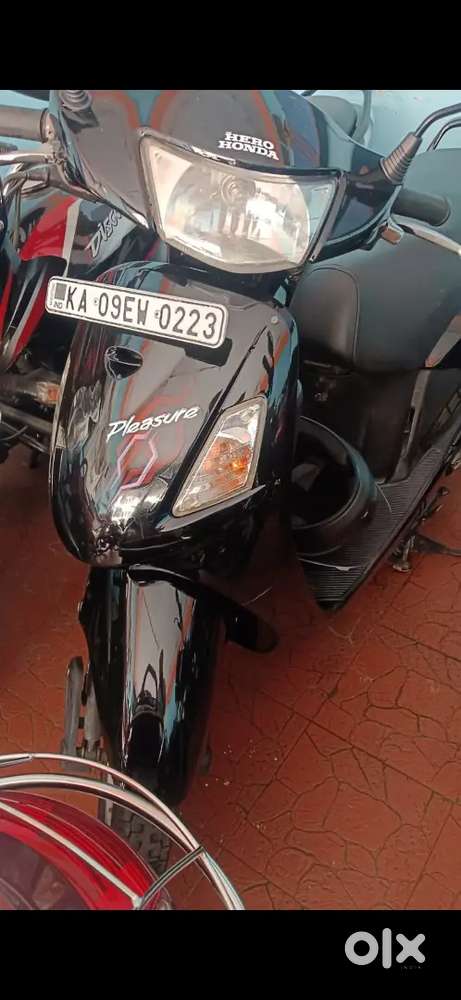 Hero honda pleasure 2012 model, good condition, no sratches no dent