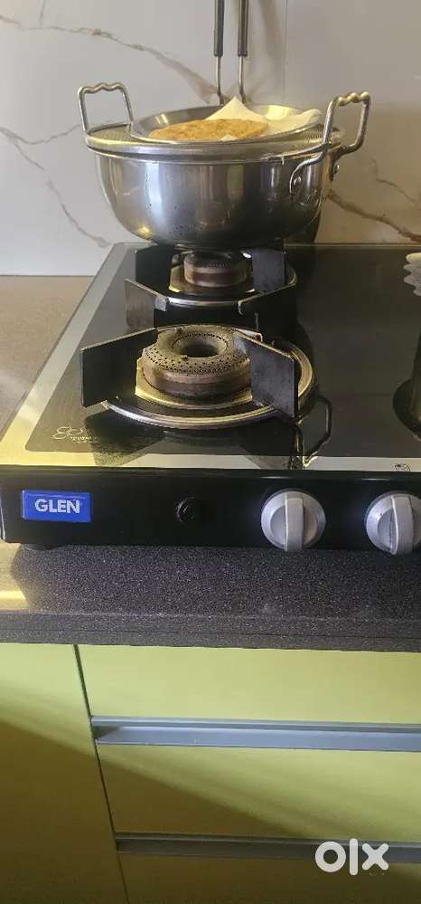 Gass stove 4 burner one year old
