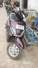 Mahindra gusto(125cc)in mehroon