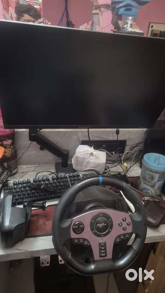 Dekstop with steering wheel console