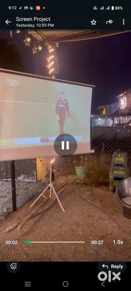 Projecter screen includ stand