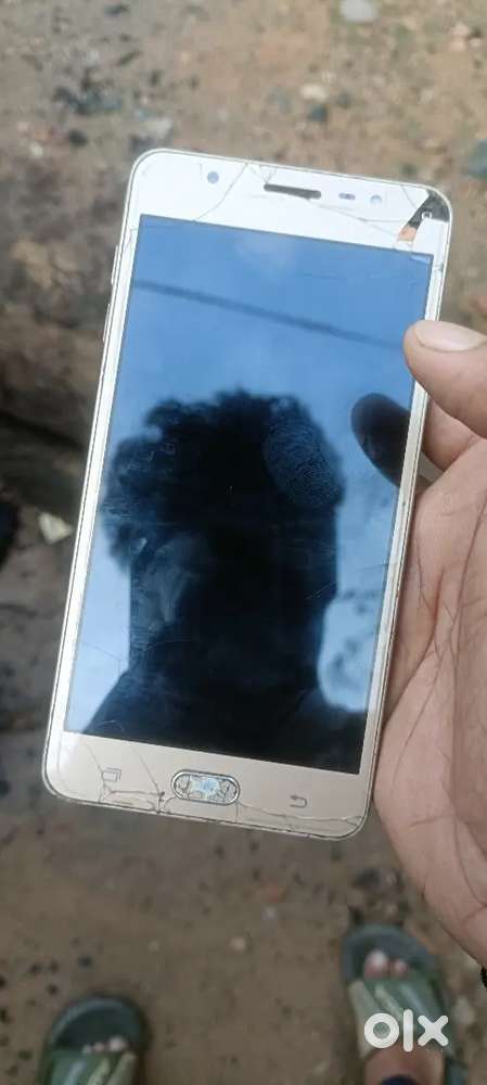 Samsung galaxy J5 sell 2 years used