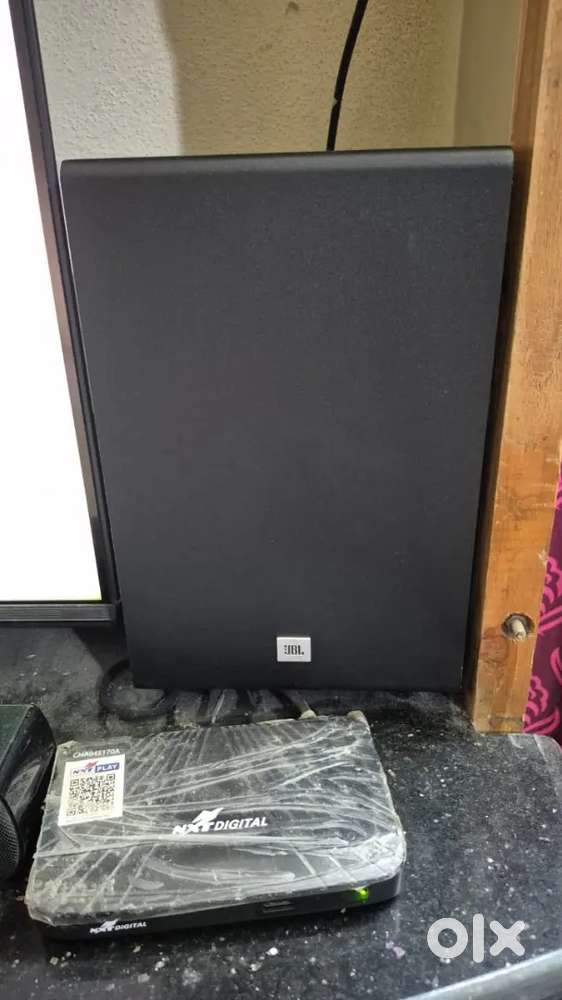JBL sound bar 2.1 good condition 10 months
