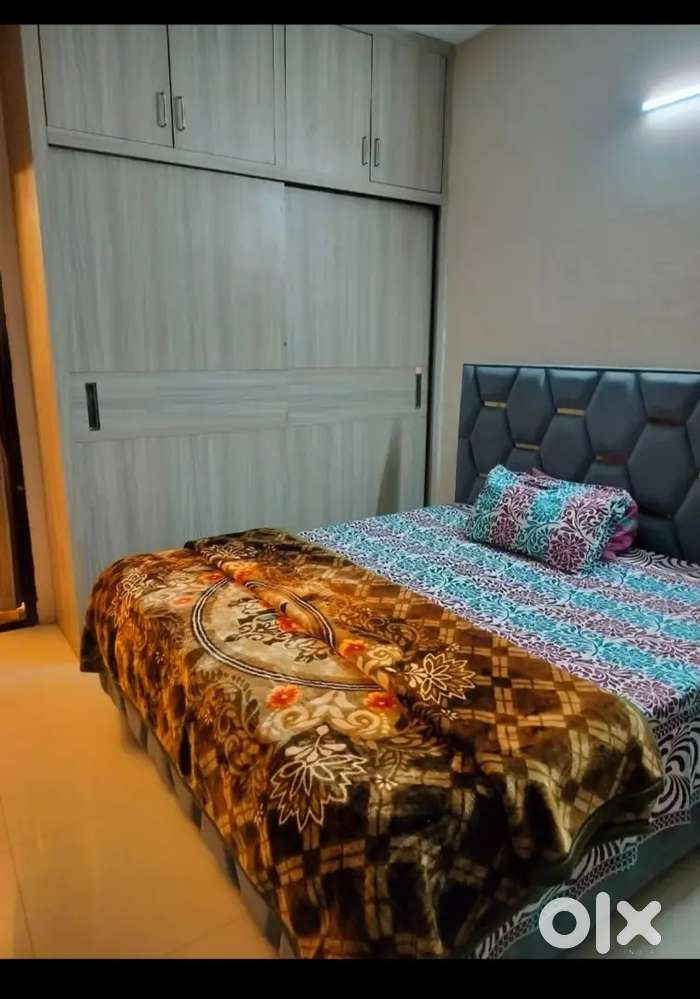 2bhk luxry fullifurneshd flat sector 115  on highway