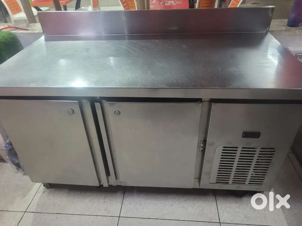 Steel body deep freezer for Restaurants and Hotels