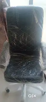 Brand New Office Chair – 100% New Condition – With Armrests