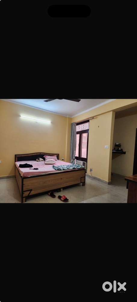 New bed 6*6 with mattres and pillows and a side table