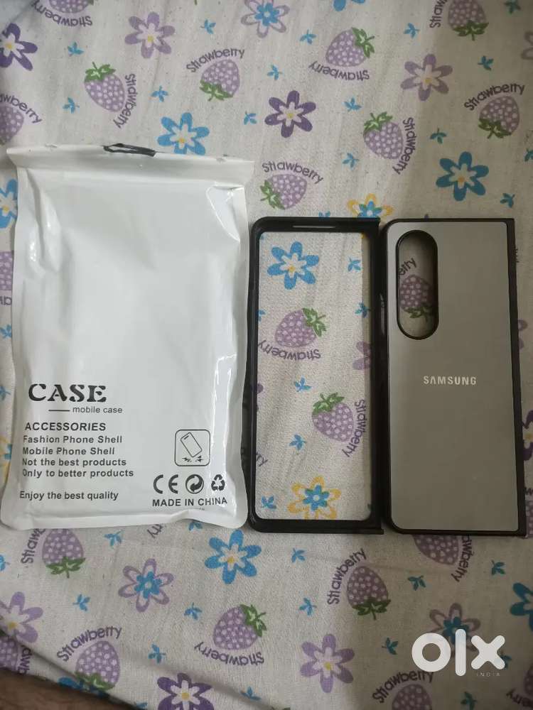 Samsung Galaxy Z Fold 4 Mobile Cover – New Condition