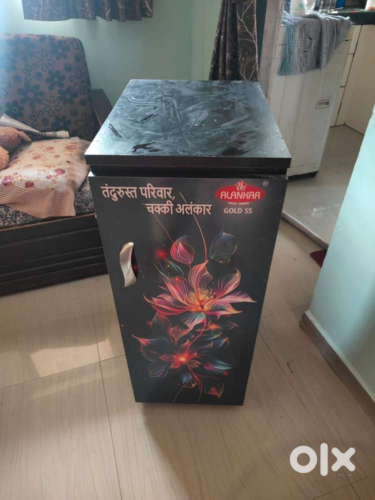 Wheat grinder machine