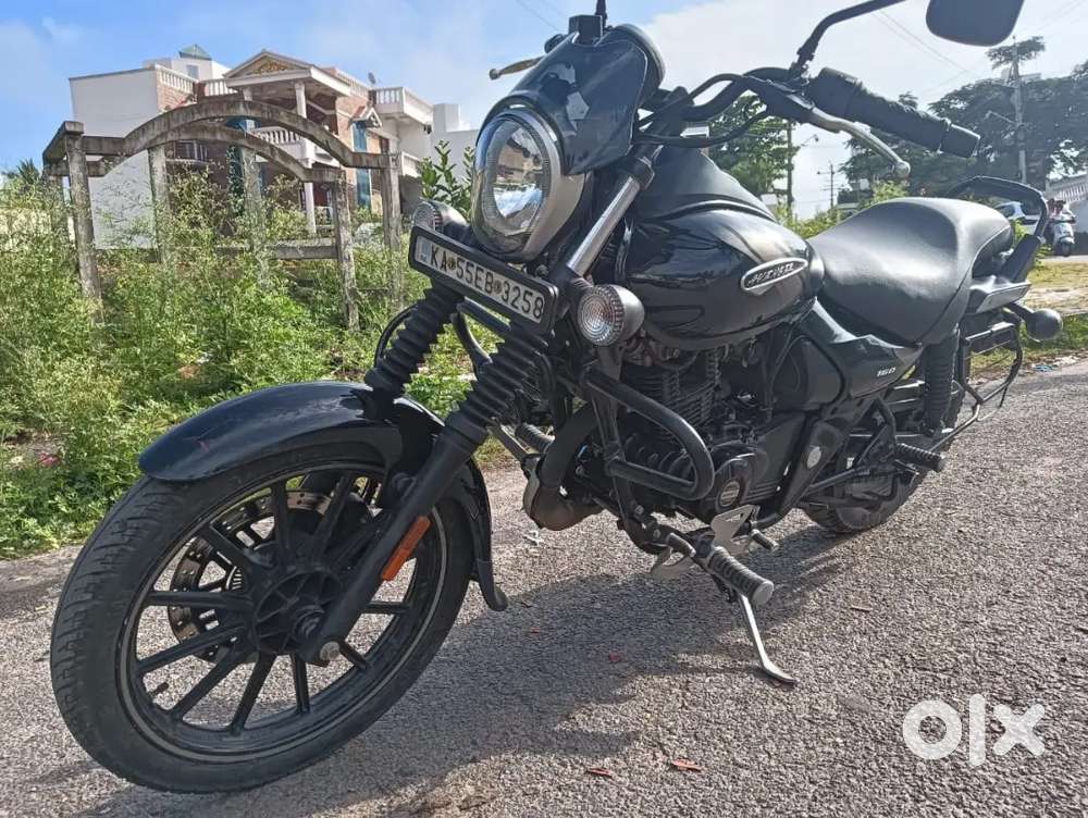 BAJAJ AVENGER 160 STREET
