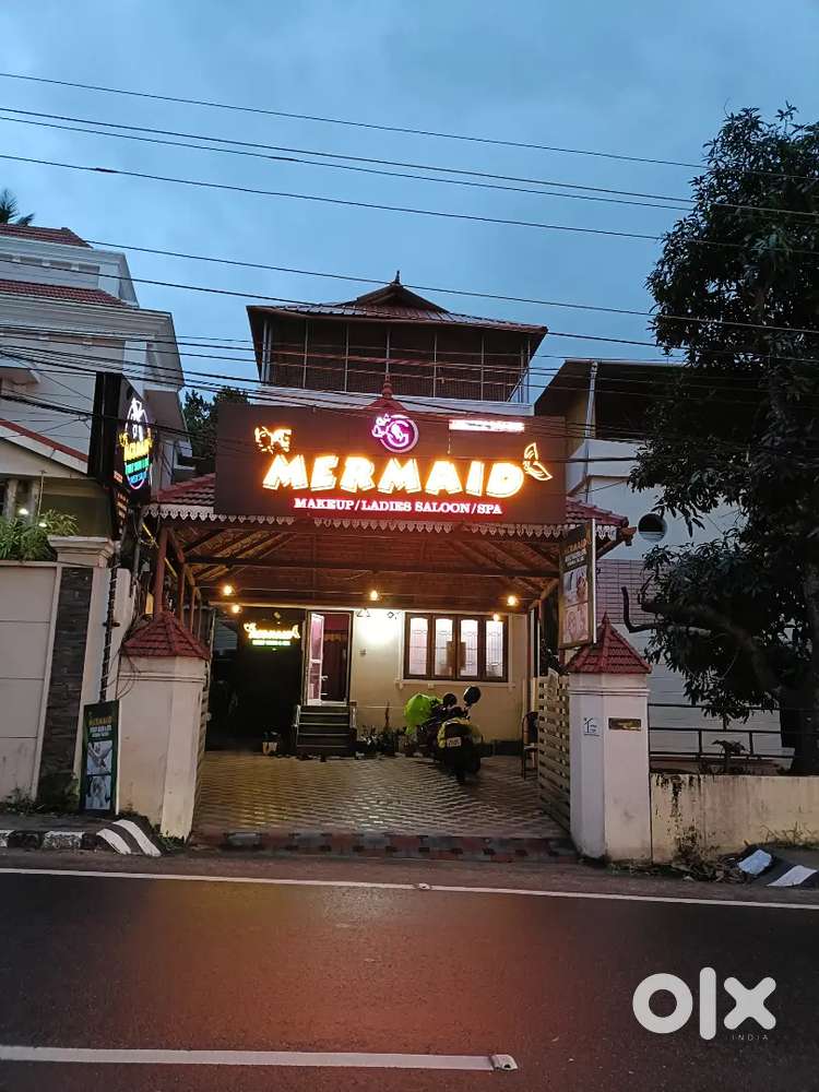 For sale beauty parlour