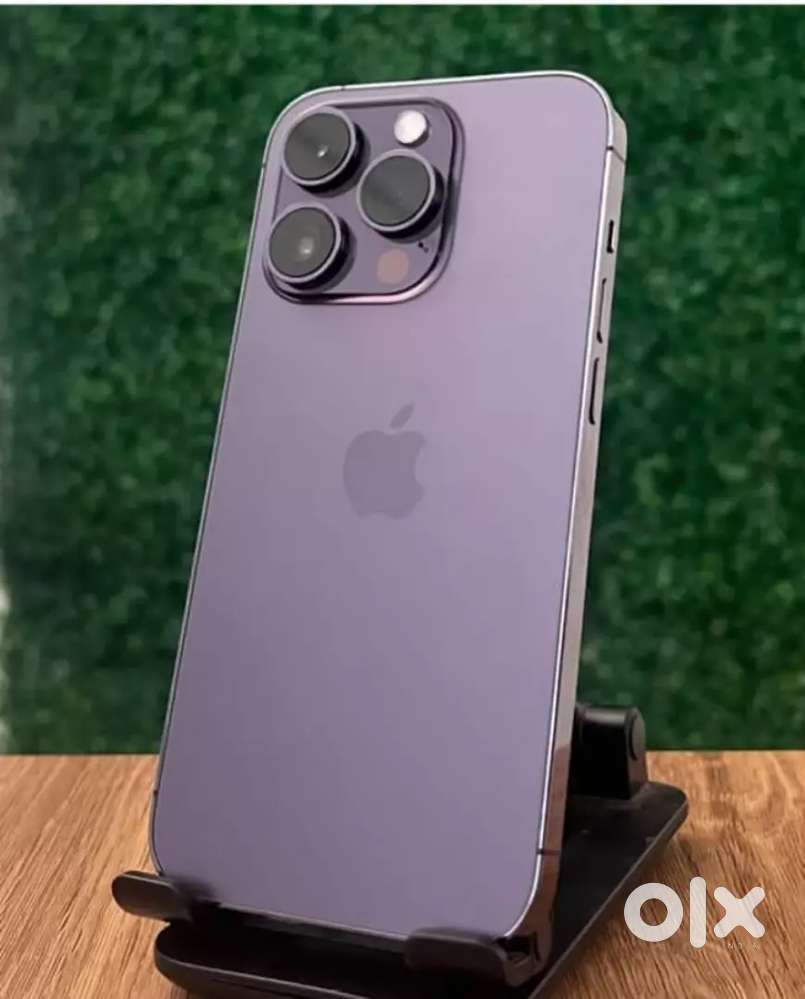 Selling my 6 month used iphone 14 pro need urgent money