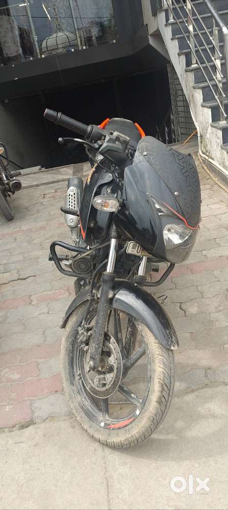 Pulsar 125 DTS-I  125. Split seat