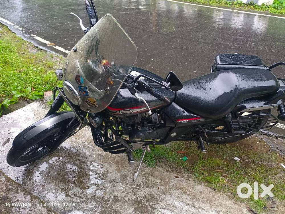 Avengers220 no 1 condition King bike very comfortable you never regret