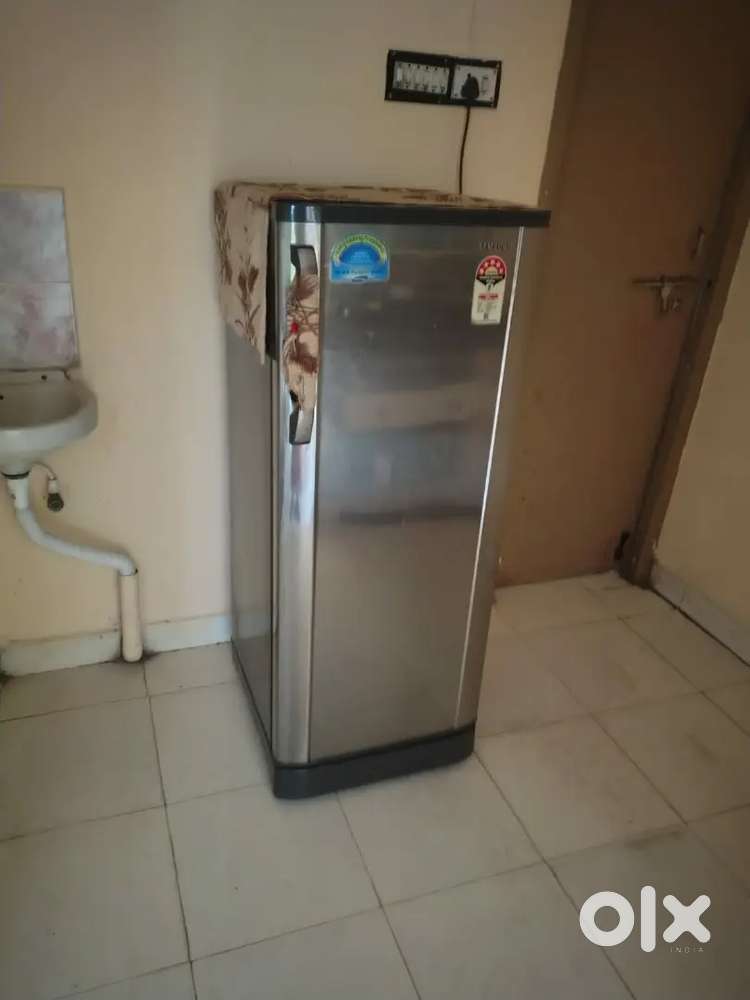 Fridge in good condition .