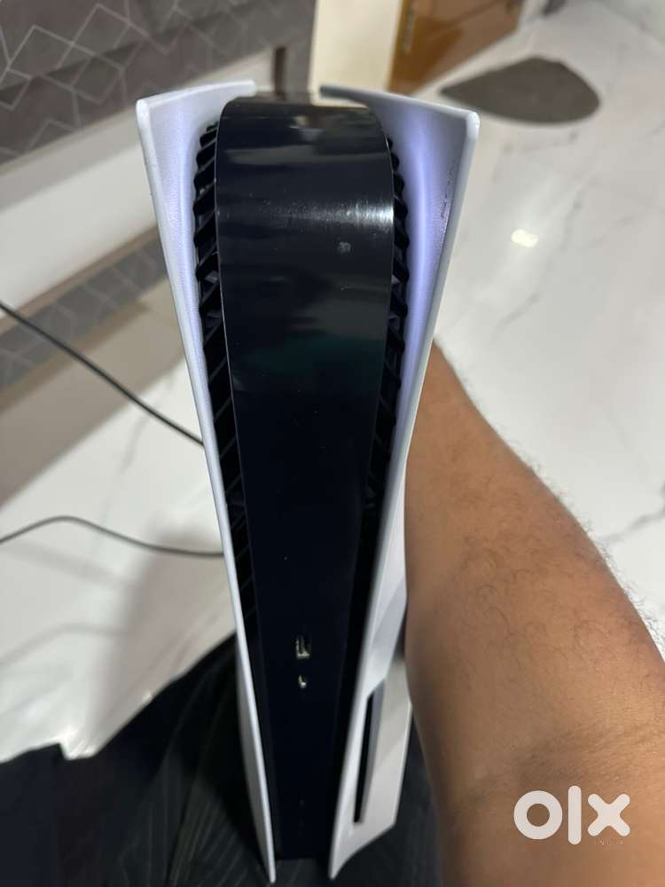 Ps5 disc version 2 years old
