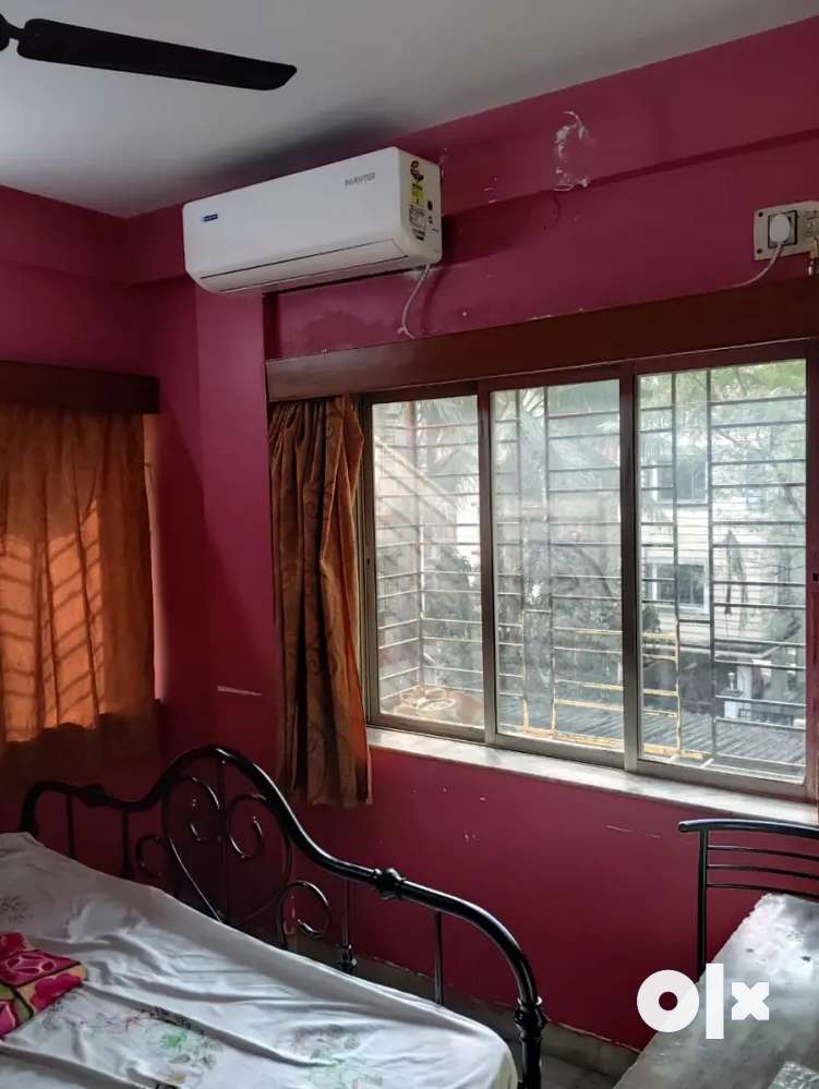 Fully Furnished 2BHK with AC, Garage