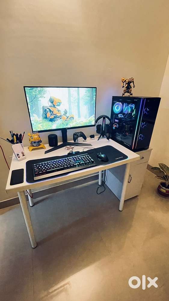 White Computer table and Office chair