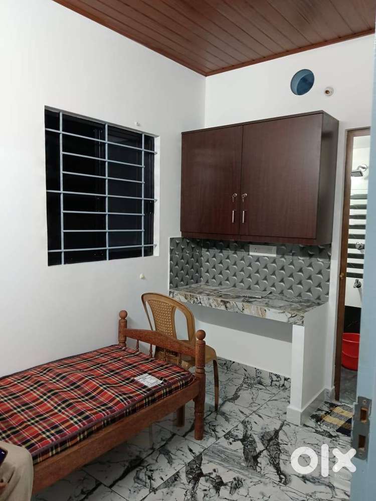2nd floor single room bath atached kannadikkade kumdannoore forummall