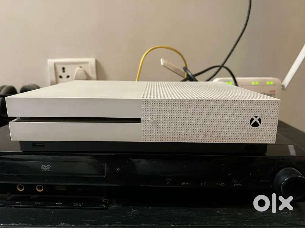 Xbox one s 1tb with 2 controllers