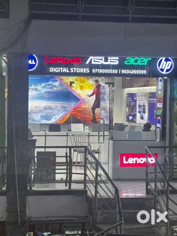 Sales person for laptop store