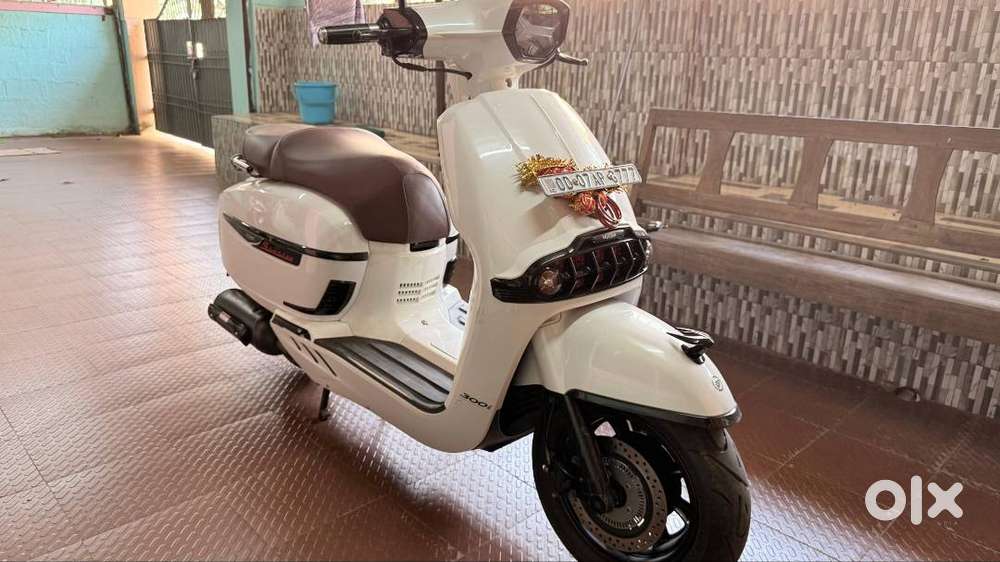 Benelli Keeway Sixties 300i