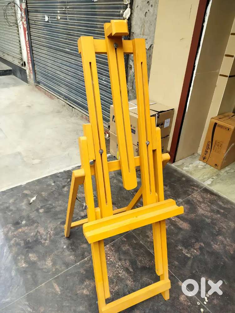 Easel new condition