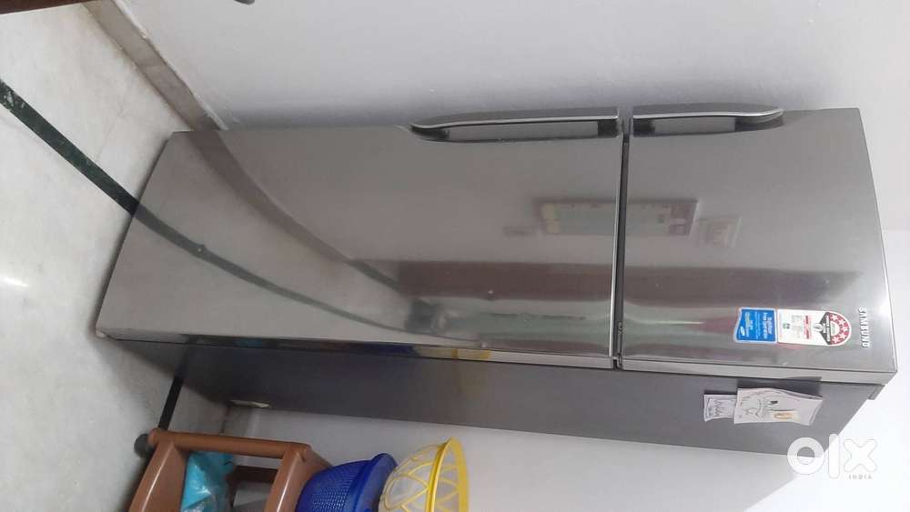 SAMSUNG 2 DOOR FRIDGE