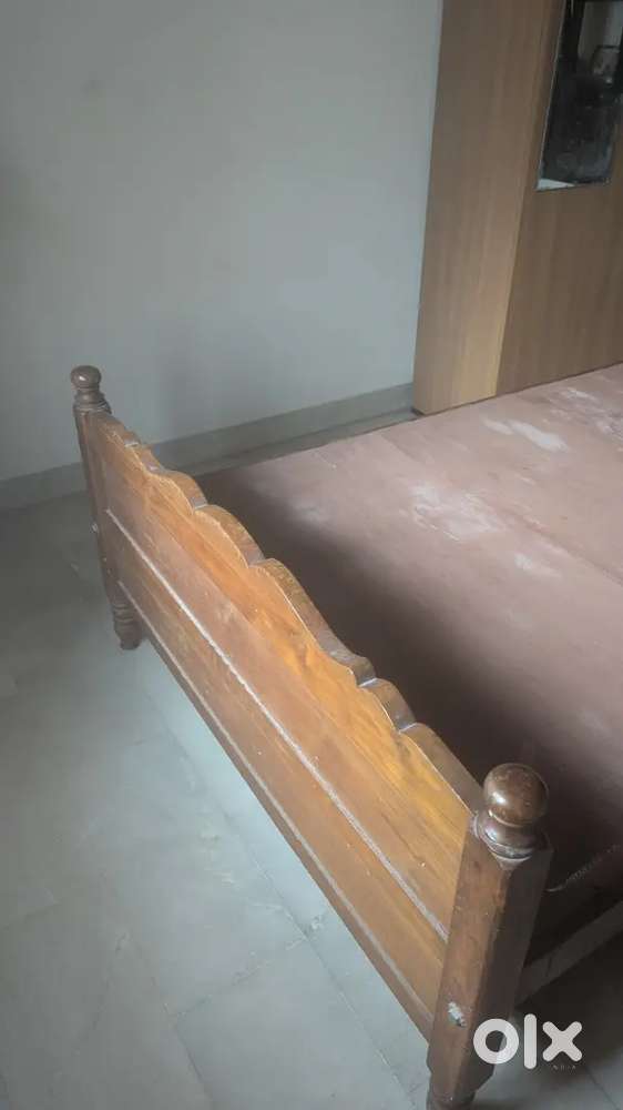 4ft teakwood cot with 5inch duroflex bed
