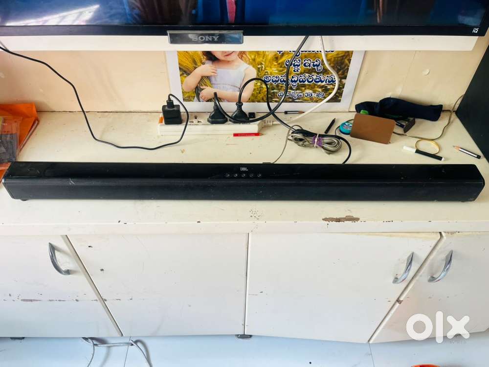 JBL 2.1 CH Soundbar with wired subwoofer