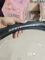Giant cycle tyre (700*38)