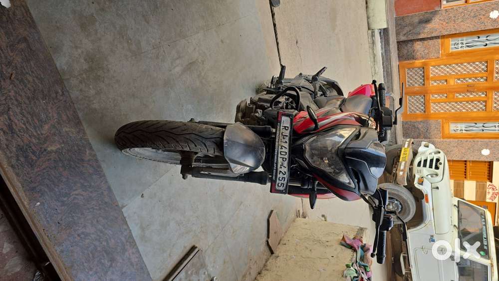 Bajaj pulsar 200ns 2014