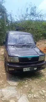 Toyota Qualis 2004 Diesel 200000 Km Driven