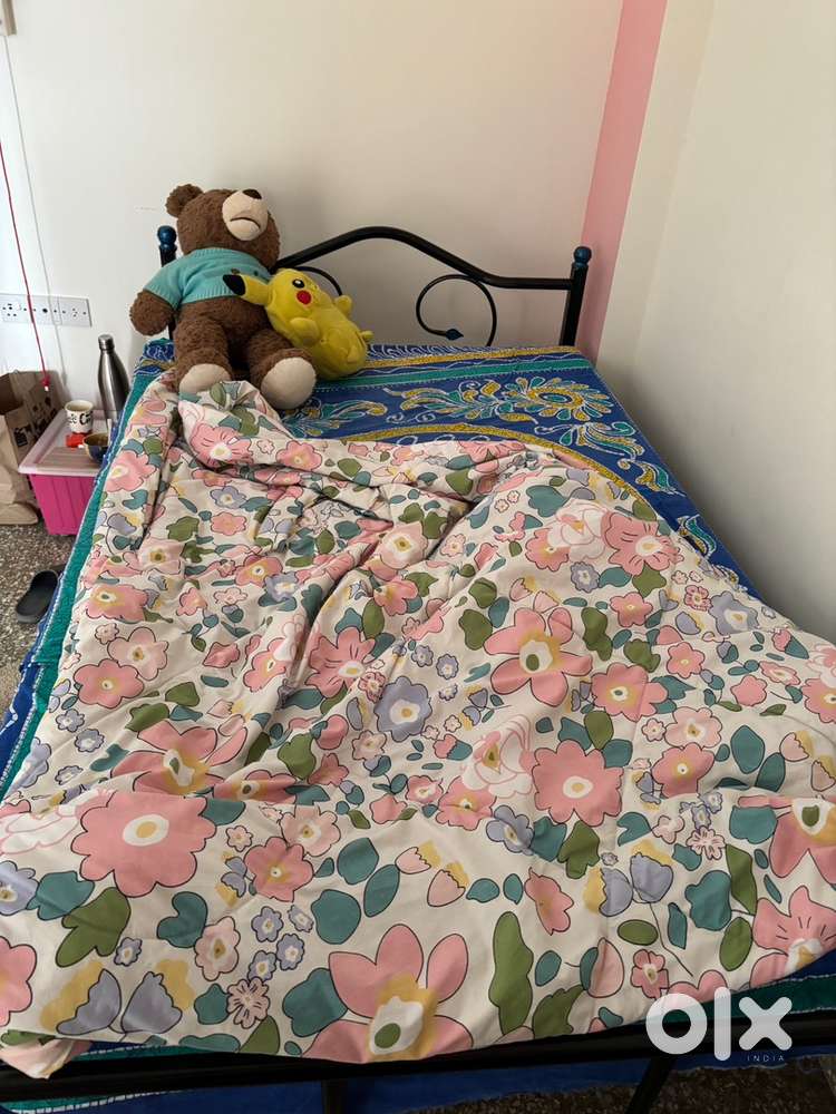 Metal double bed cot without mattress