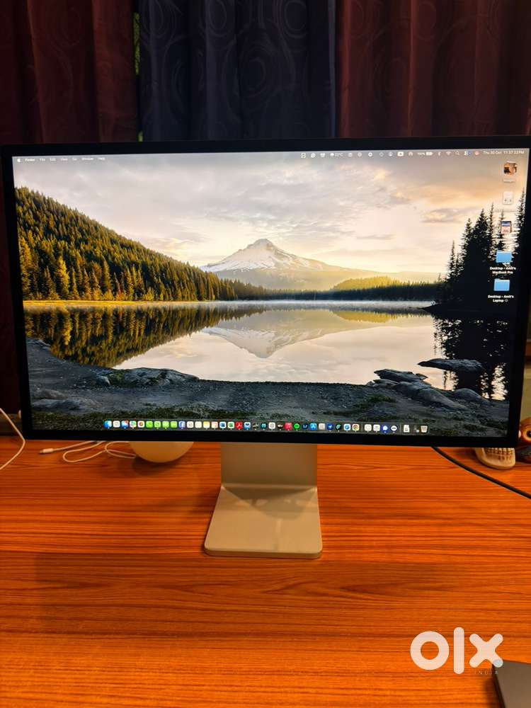 Apple Studio Display (Height&Tilt) + Apple Care Warranty