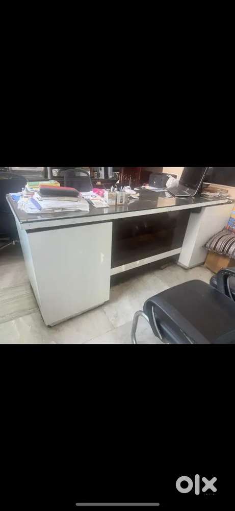 Shop counter l shape with extension in mint condition