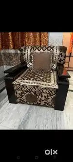 5 seater sofa set with centre table for sale