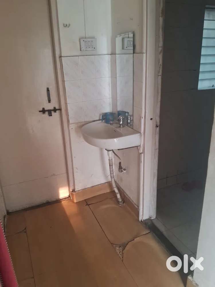 Looking for female roommate