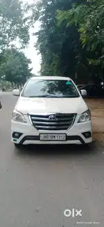 Toyota Innova 2015