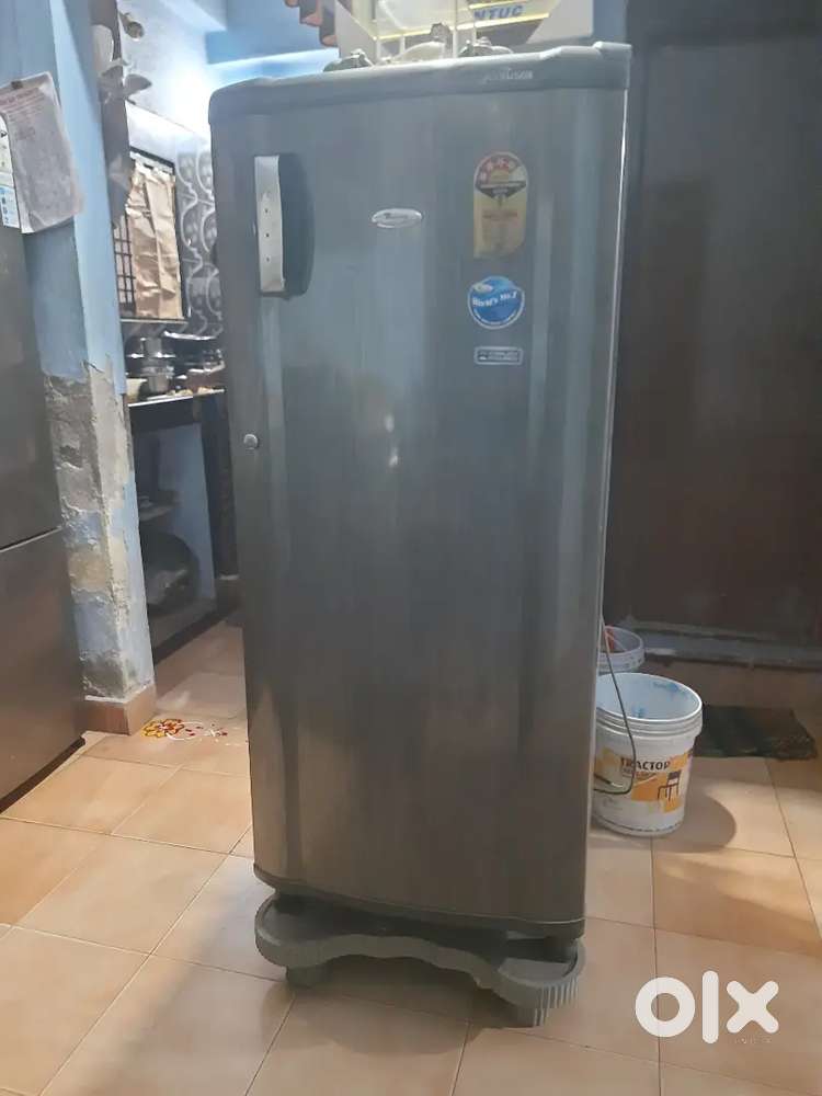Whirlpool Genius XL fridge – Excellent Condition, 230 L, SingleDoor