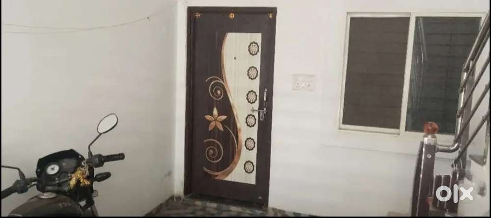 1 bhk available for decent family.