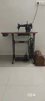 SINGER Sewing machine with motor