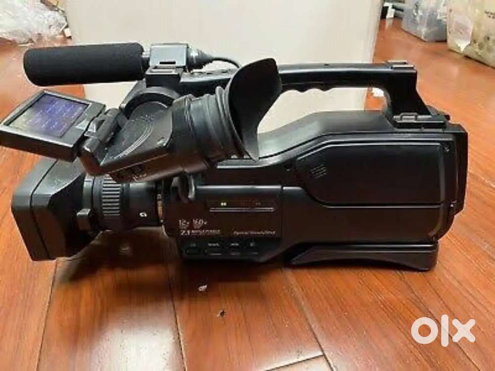 Soni 1500p video camara whith battery, led light ,charjar,