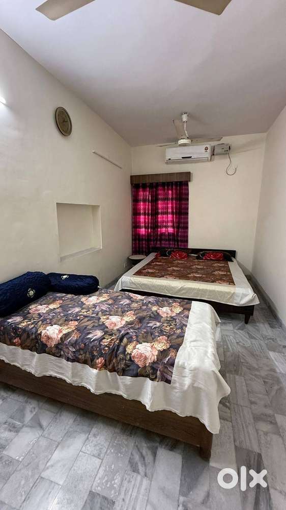Furnished rooms with attached washroom, only for working women or girl