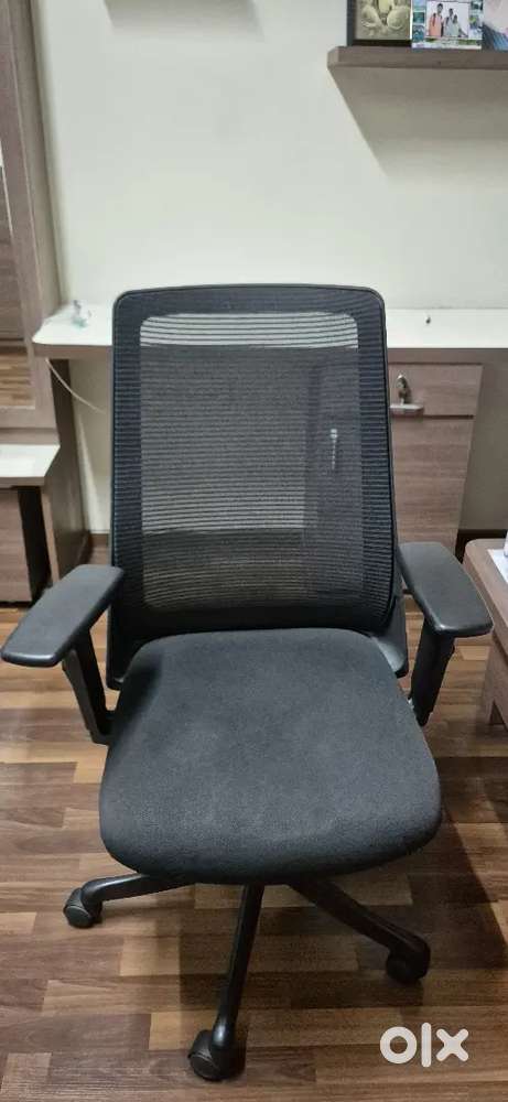 Computer table chair