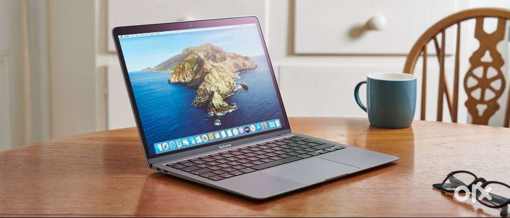 Apple MacBook Air 13inch Retina (Core i3/8GB/256GB) for 27900 Only